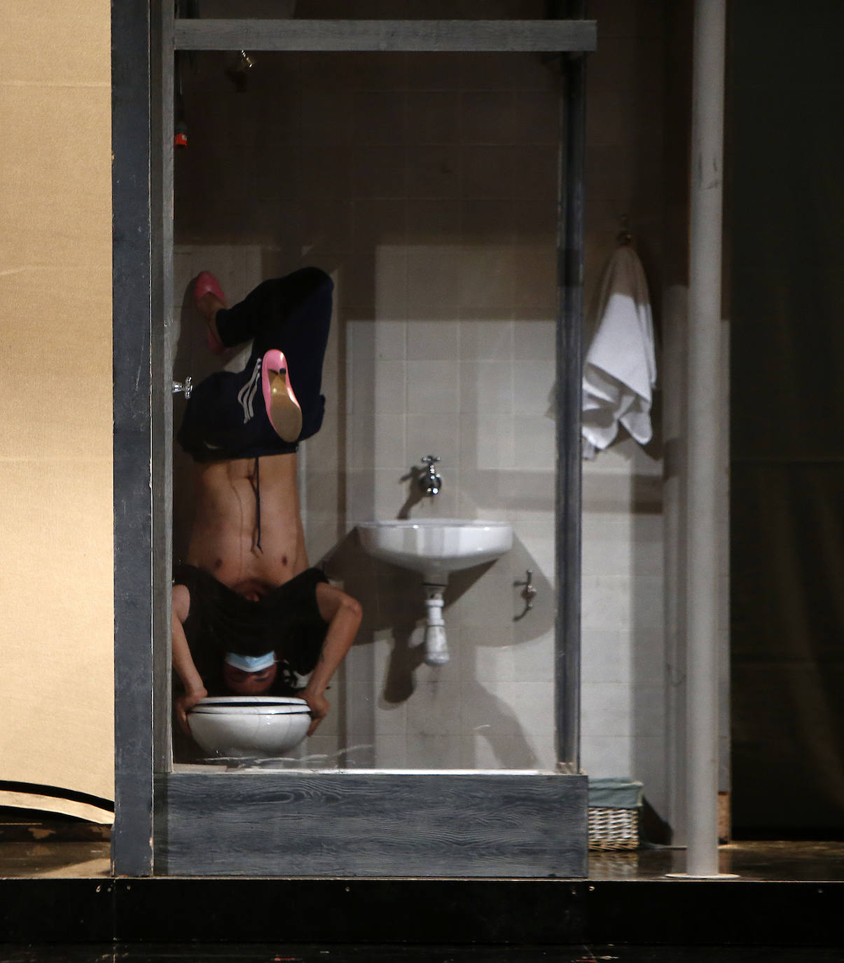 El ciclo lírico ovetense, que subirá el telón el 4 de septiembre, afronta su temporada más compleja extremando la seguridad en los ensayos