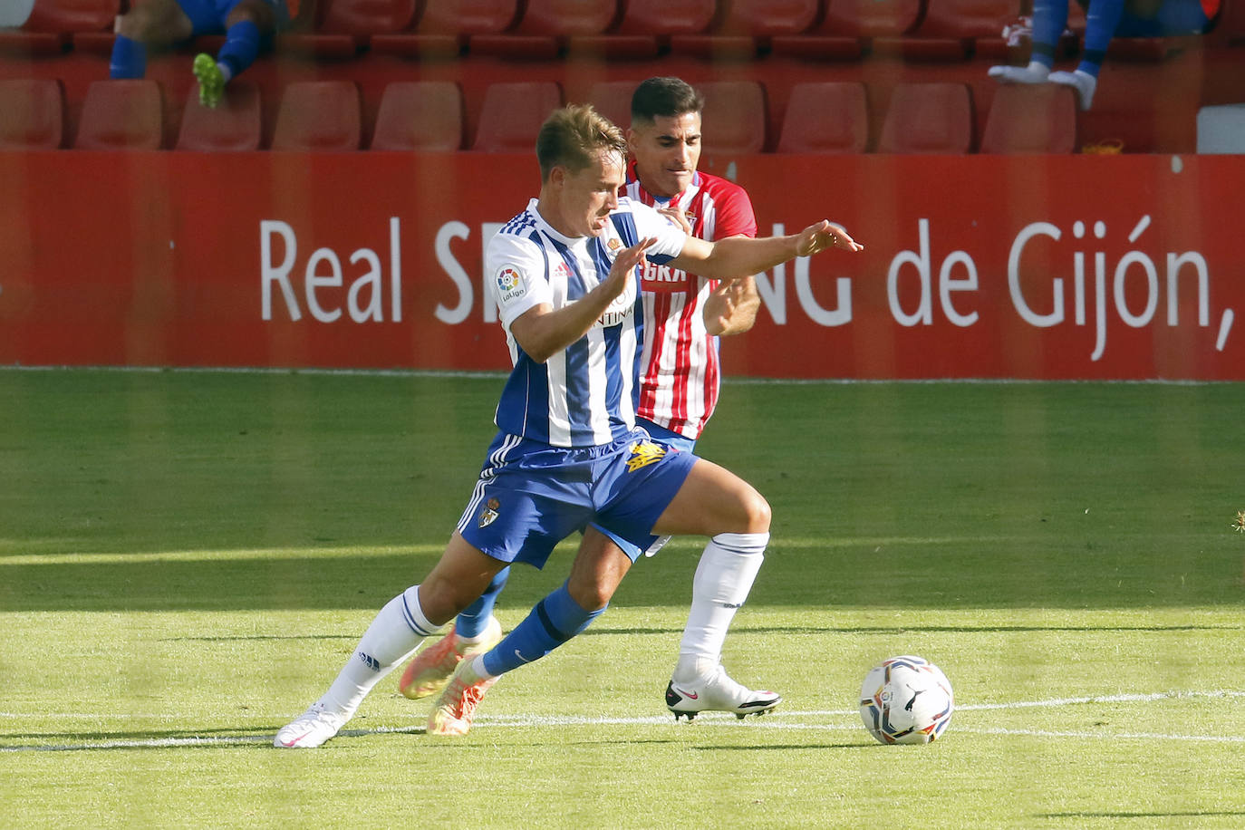 El Sporting se impuso este viernes a la Ponferradina por 1-0 con un tanto de Aitor García. El partido se celebró en la Escuela de Fútbol de Mareo.