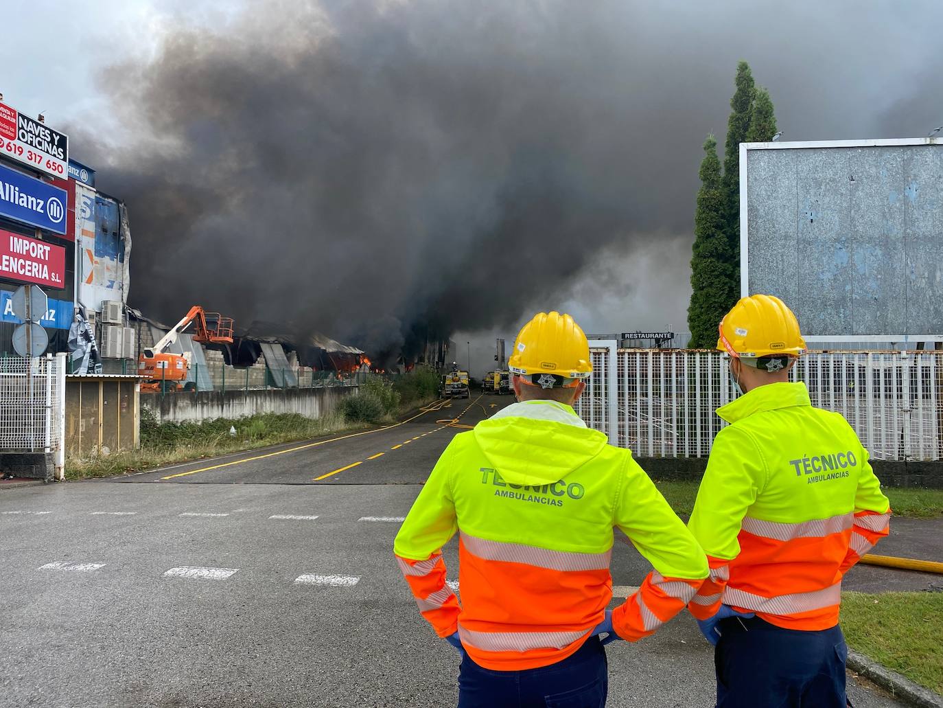 Hasta el lugar de los hechos se desplazaron varias patrullas de bomberos