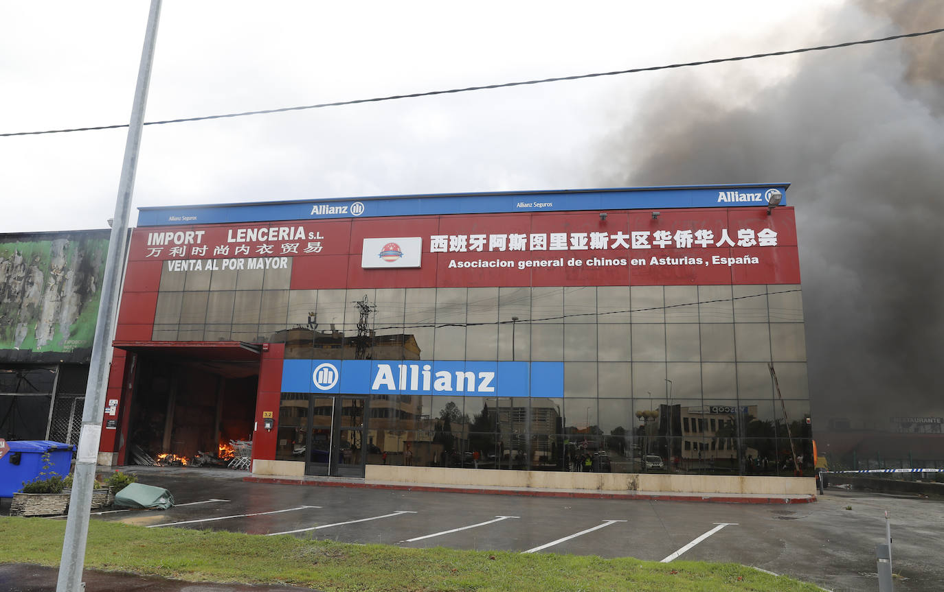 Hasta el lugar de los hechos se desplazaron varias patrullas de bomberos