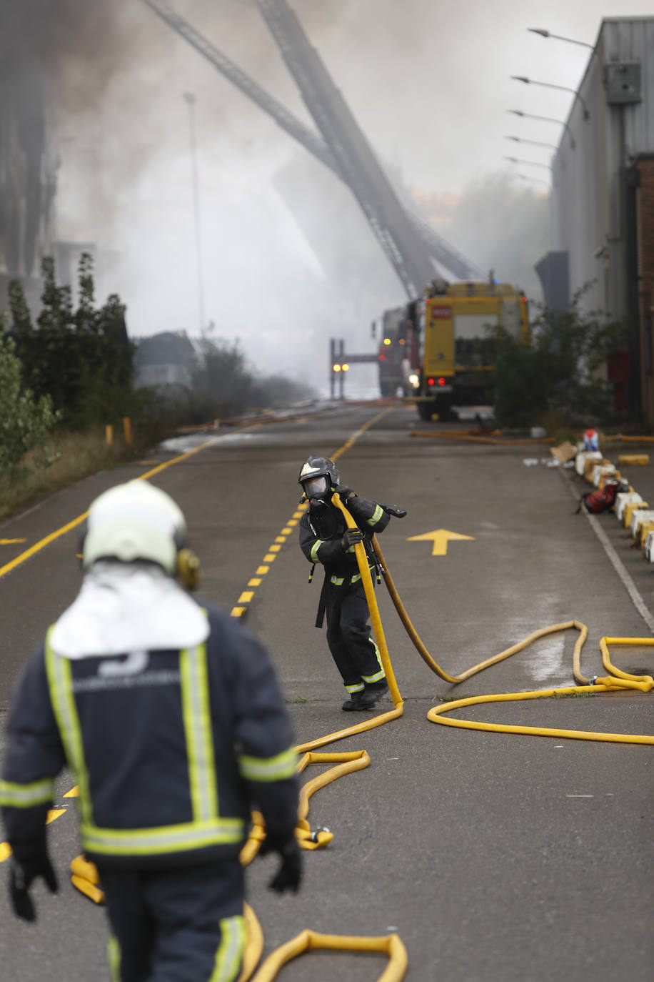 Hasta el lugar de los hechos se desplazaron varias patrullas de bomberos