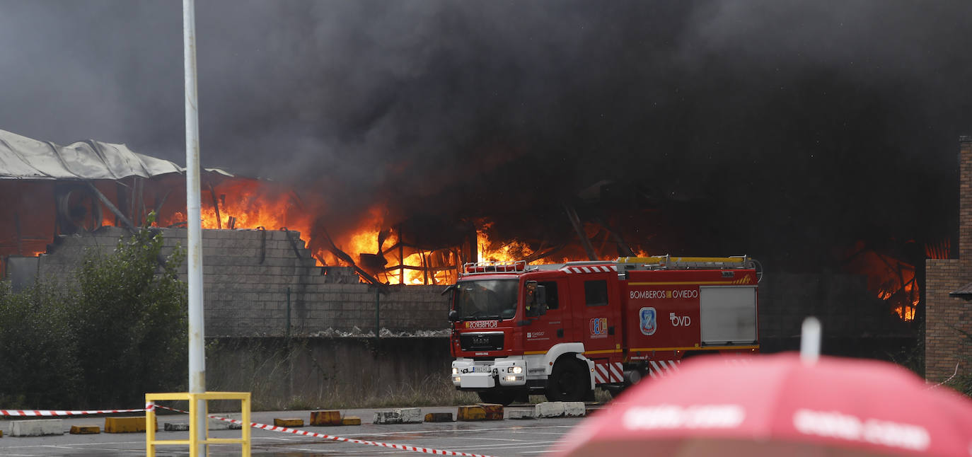 Hasta el lugar de los hechos se desplazaron varias patrullas de bomberos