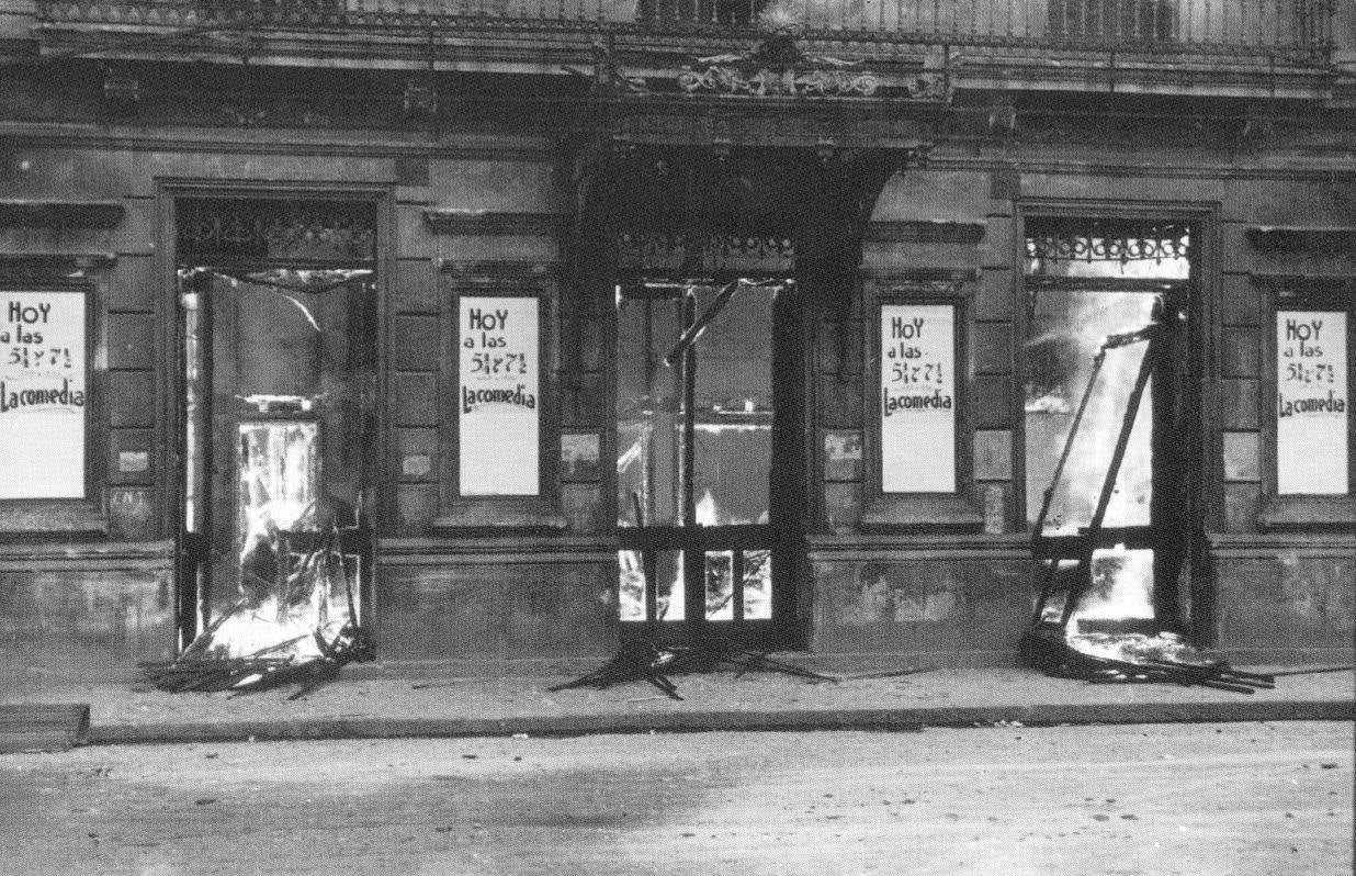 La exposición 'Frente a frente: dos visiones fotográficas de la Guerra Civil' que exhibe el Antiguo Instituto muestra los estragos del conflicto bélico en Gijón y Oviedo a través de las imágenes captadas por la cámara de Constantino Suárez y Florentino López, 'Floro'