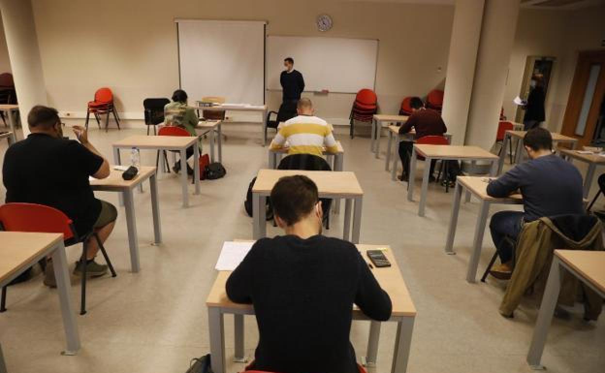 Alumnos en una clase de la Universidad.