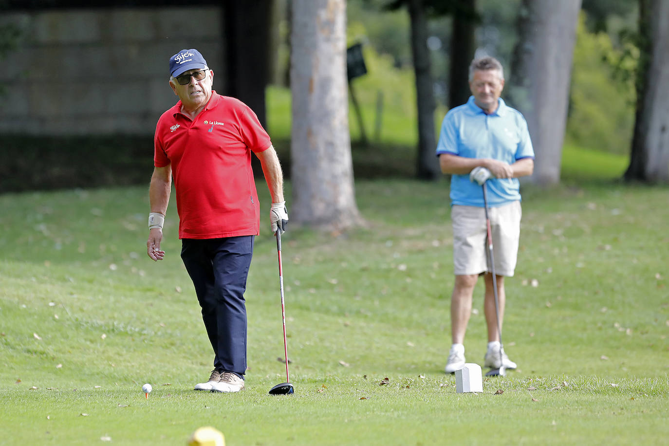 El Campo Municipal de Golf La Llorea acoge durante este miércoles y el jueves la primera edición de este torneo competitivo entre equipos sénior de Gijón y Oviedo, organizado por Golf Sénior Asturias (GSA). 