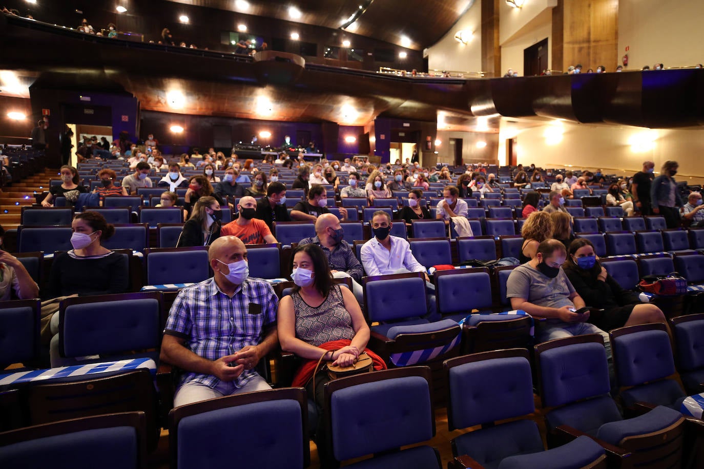 Pequeño Club Imposible y León Benavente fueron los encargados de poner la música este viernes en San Mateo. Este sábado será el turno de Dvicio.