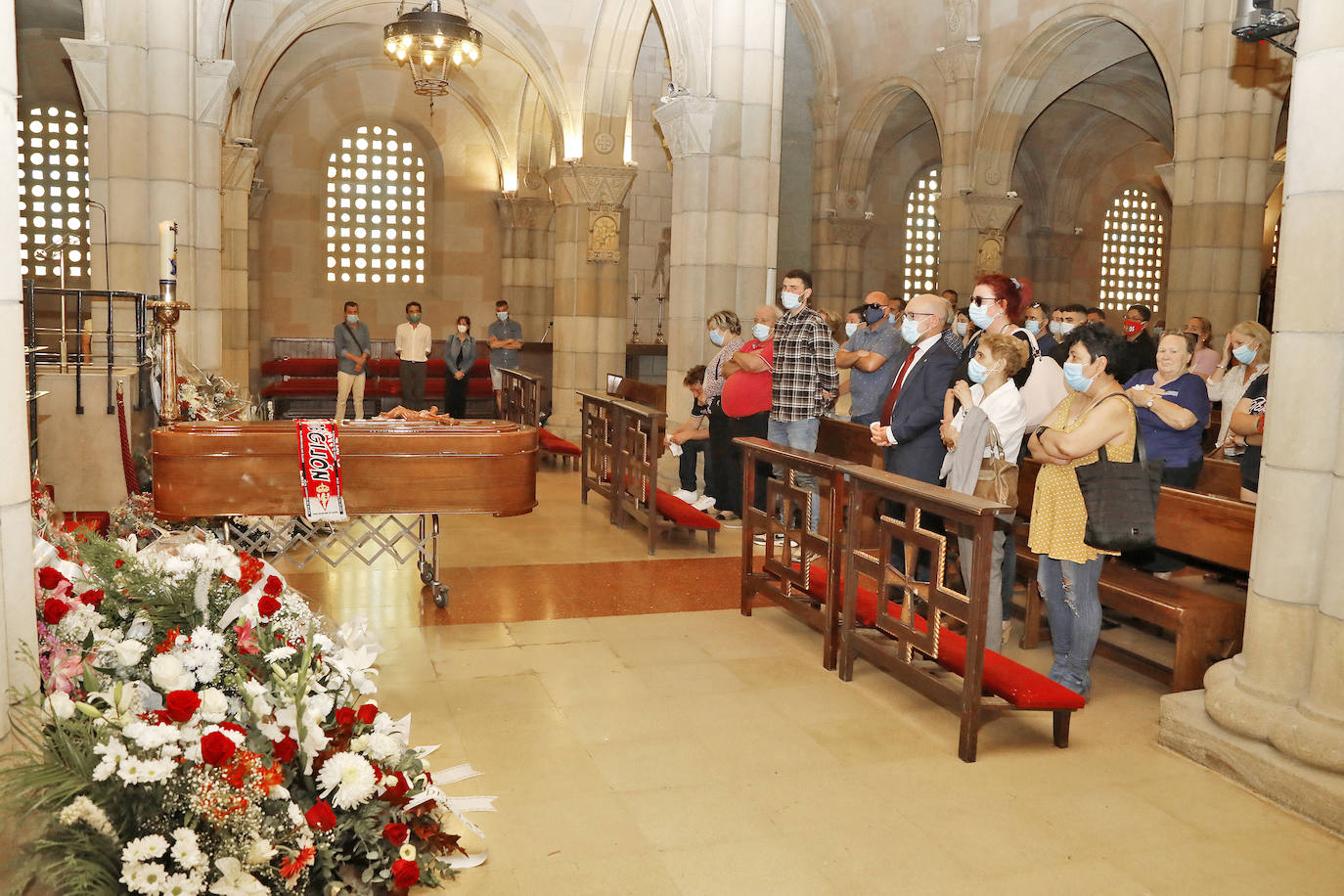 Su funeral se celebró en la iglesia de San Pedro. Sus restos fueron trasladados al cementerio de Ceares