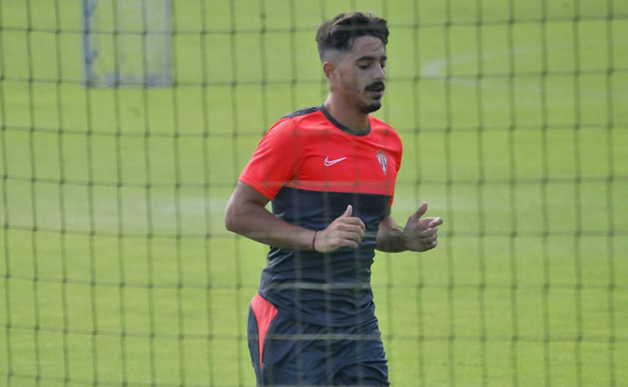 Carlos Cordero, en un entrenamiento del Sporting.