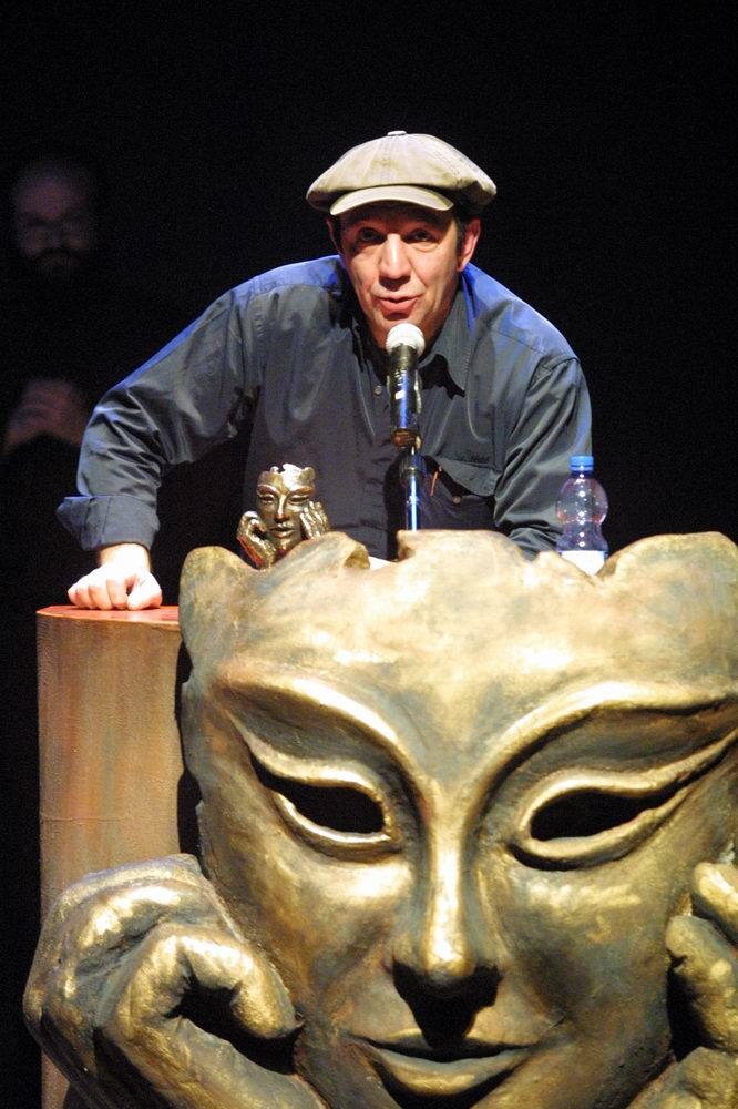 El actor asturiano ha muerto en Oviedo, con solo 64 años y una extensísima trayectoria, patrimonio ya del arte asturiano