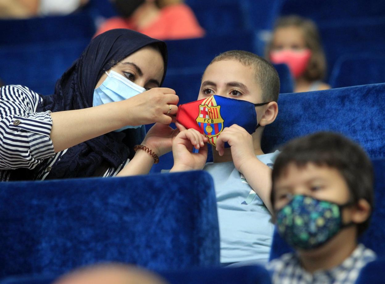 Mascarillas, gel e itinerarios distintos para la salida y la entrada; la programación infantil se adapta a la nueva normalidad.