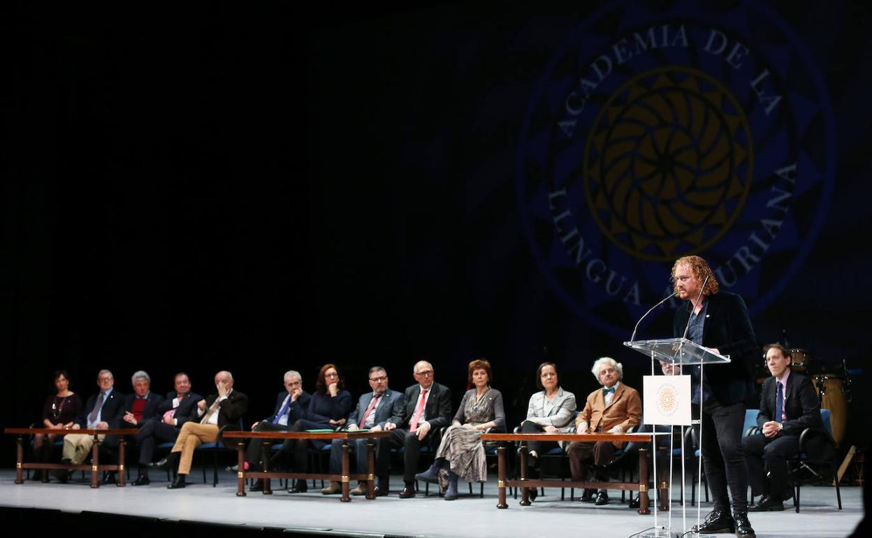 Actu de l'Academia de la Llingua nel Día de les Lletres, en mayu de 2019. álex piña