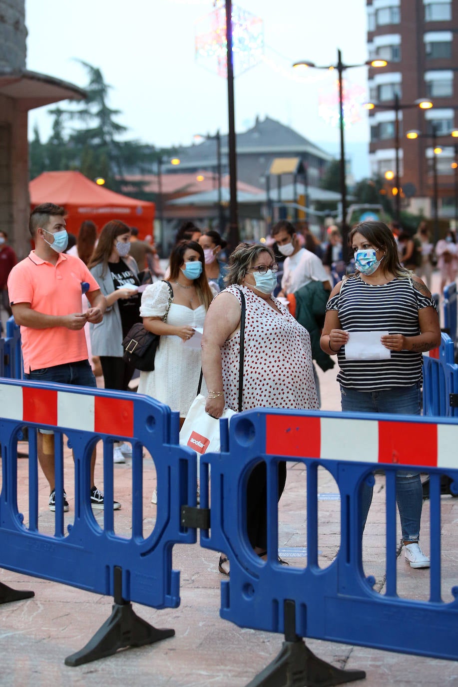 Dioni Martín y Ángeles Muñoz nunca fallan. Este miércoles volvieron a conquistar al público del Auditorio con sus canciones de siempre.