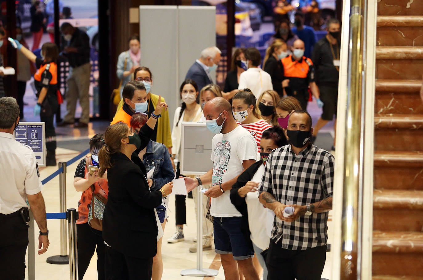Dioni Martín y Ángeles Muñoz nunca fallan. Este miércoles volvieron a conquistar al público del Auditorio con sus canciones de siempre.