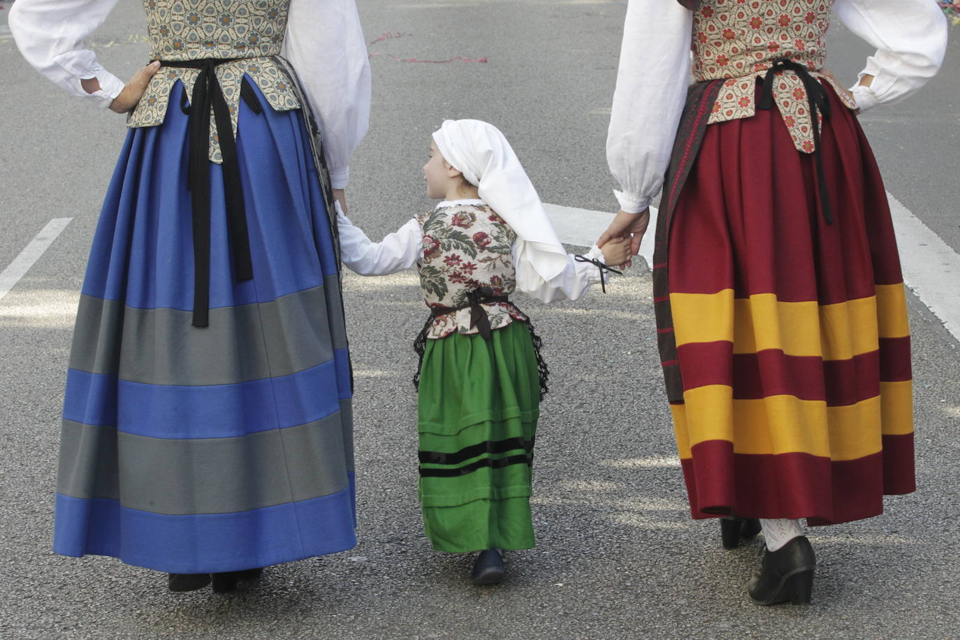 El 19 de septiembre en Oviedo es una fecha señalada en el alma de San Mateo. Este año, por la Covid, no se celebrará el Desfile del Día de América en Asturias, del que te presentamos un recorrido visual a lo largo de sus setenta años de historia, que precisamente celebraría en esta edición