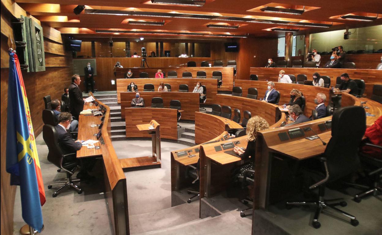 Un Pleno en la Junta General del Principado.