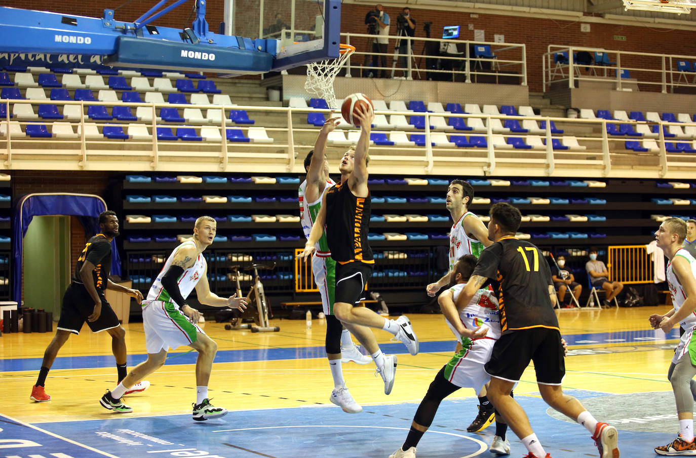 El club ovetense de baloncesto de la LEB Oro se impuso por 72-63 al Zornotza en el primer encuentro de pretemporada.