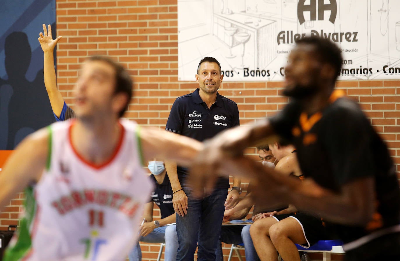 El club ovetense de baloncesto de la LEB Oro se impuso por 72-63 al Zornotza en el primer encuentro de pretemporada.