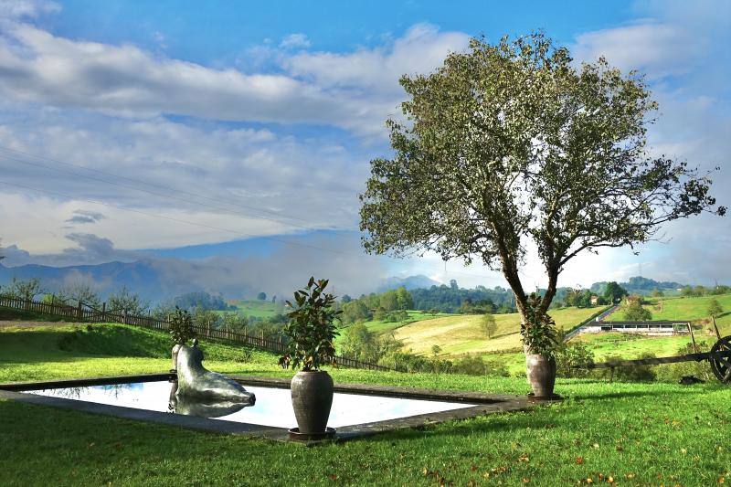 El Grupo Nature planea producir cerca de 18.000 litros de vino parragués en Huexes y en 2021 ampliará su oferta con visitas guiadas a los viñedos y catas.