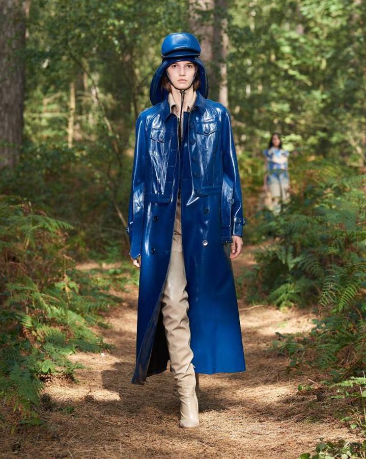 Fotos: Burberry inaugura la pasarela de Londres con un desfile en medio del bosque