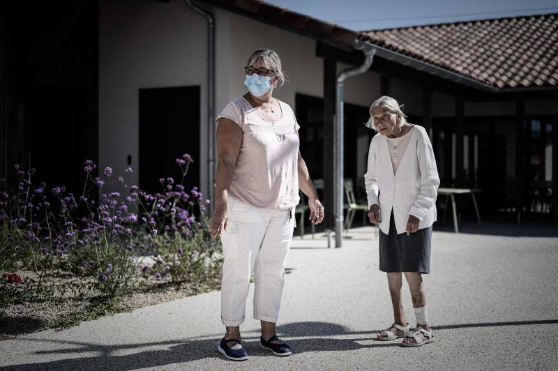 Un centro situado en Dax, un pequeño pueblo del sur de Francia se ha inspirado en un modelo de Holanda, sirve de laboratorio y es un ejemplo al que miran equipos de Japón e Italia por su manera de hacer que las personas que allí residen se sientan en casa.