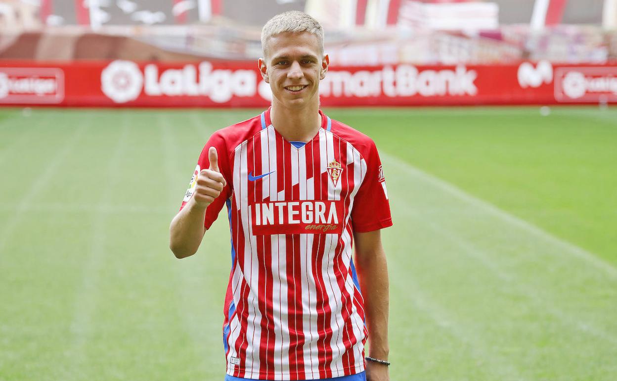 Nikola Cumic, en su presentación como jugador del Sporting.