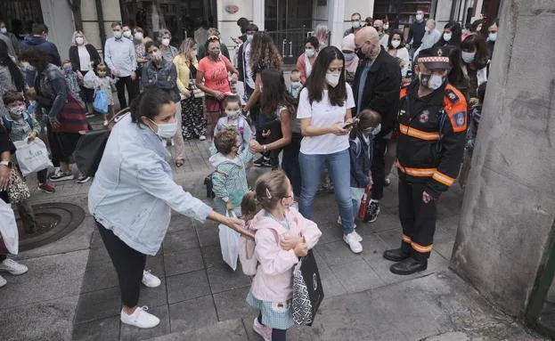 Nueve de cada diez alumnos vuelven a clase en Asturias «con ilusión, aunque el miedo es inevitable»