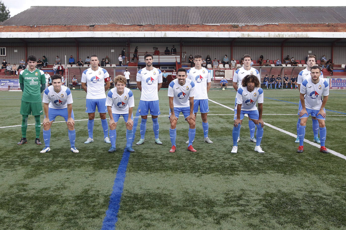 El fútbol con público volvió a Asturias, con la celebración de los partidos de Copa Federación. Los enfrentamientos entre de Navarro y Urraca, en Tabiella; Condal y L'Entregu en el Alejandro Ortea; Industrial y Mosconia, en Santa Cruz y Lenense-Tuilla fueron los encargados de inaugurar esta 'nueva normalidad' en los campos de la región.