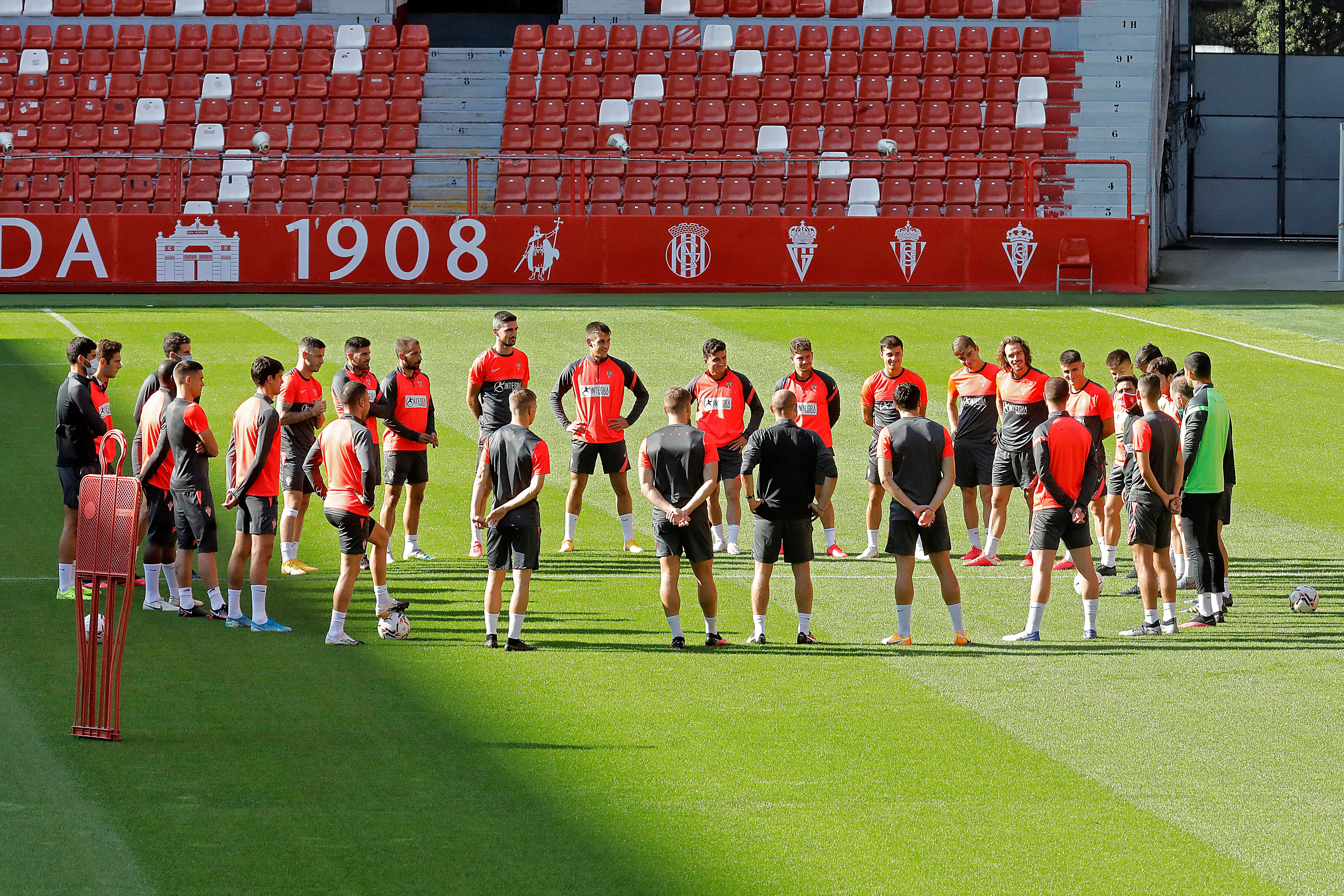 Sesión preparatoria de los rojiblancos para el partido del sábado frente al Girona (18.15 horas)