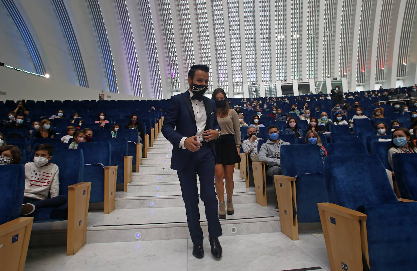 El ilusionista pone el broche final la programación de las fiestas de San Mateo con un espectáculo dirigido al público infantil. 