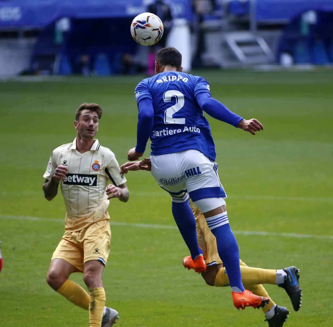 El conjunto azul encaja su primera derrota de la temporada en casa. 