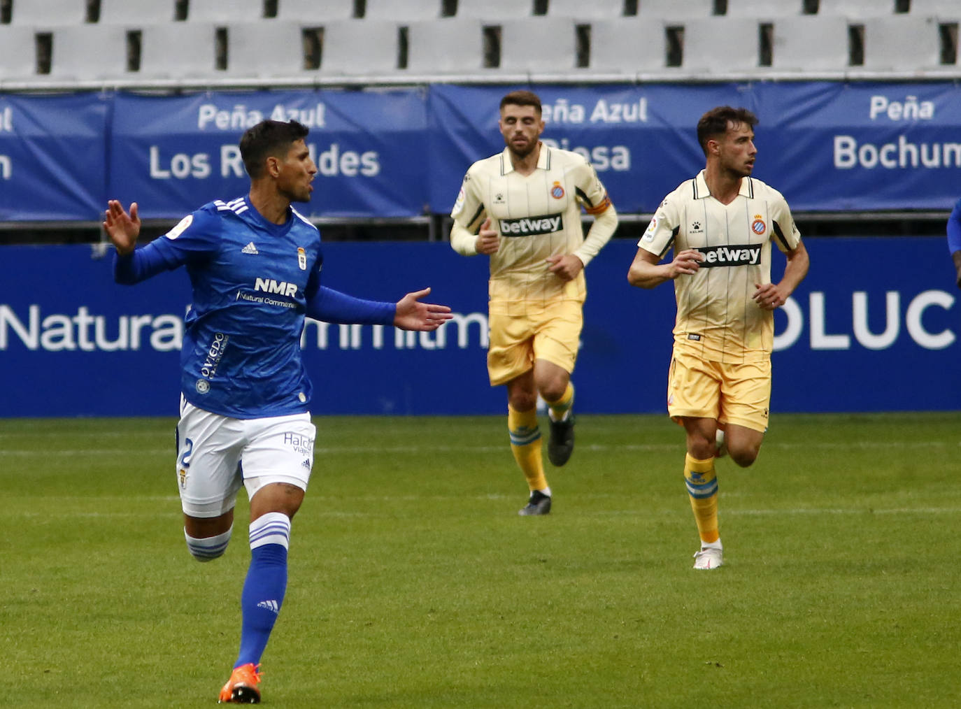 El conjunto azul encaja su primera derrota de la temporada en casa. 