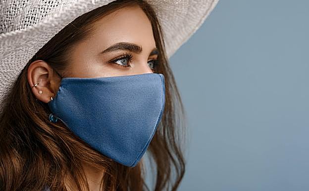 Coronavirus | La prohibición de usar mascarillas de tela llega a algunos hospitales de España