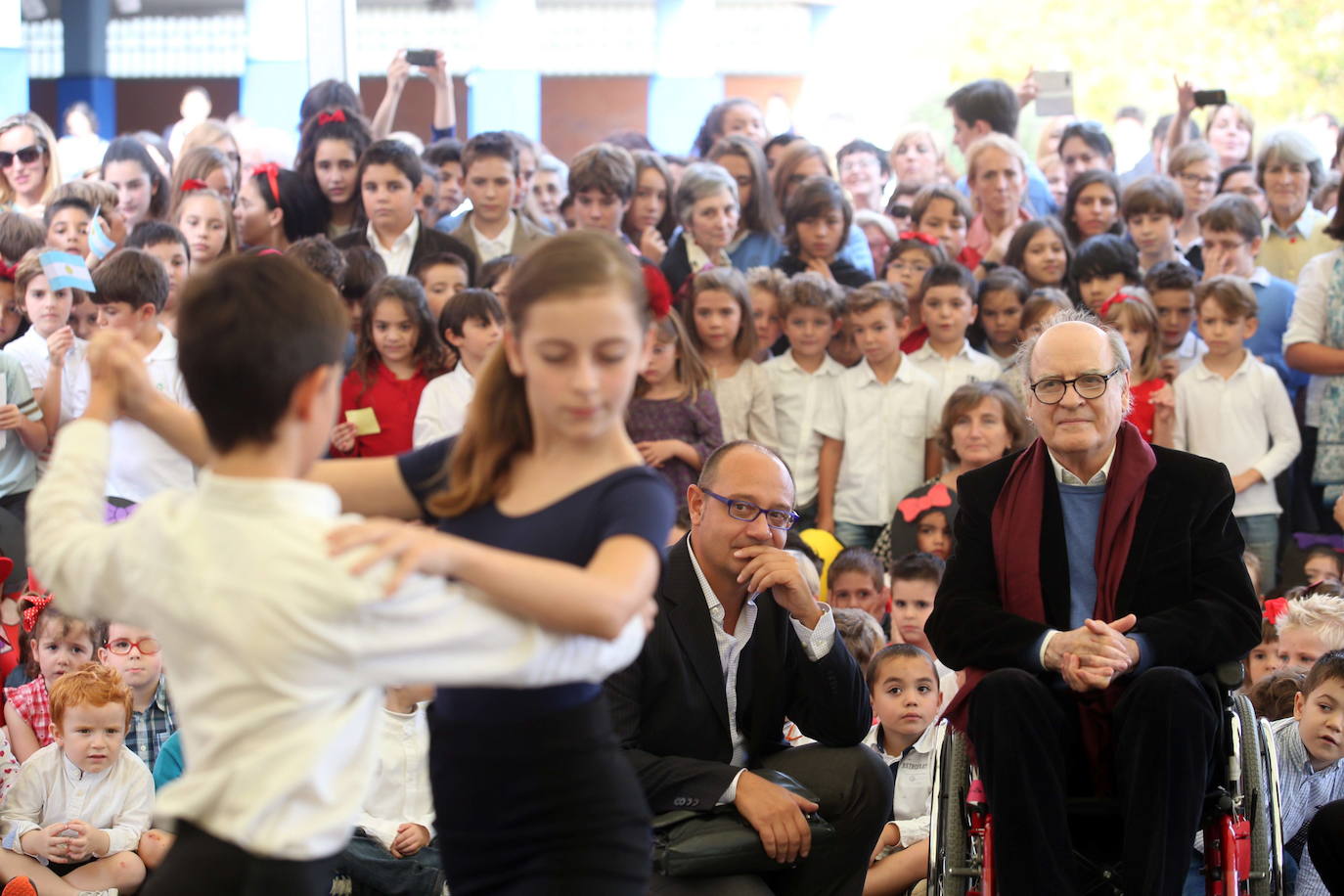 El dibujante argentino Joaquín Salvador Lavado, conocido como 'Quino' y popular por ser el creador de Mafalda, ha fallecido este miércoles en Mendoza, su ciudad natal, a los 88 años. Entre sus muchos reconocimientos, Quino obtuvo en 2014 el Premio Príncipe de Asturias de Comunicación y Humanidades. 