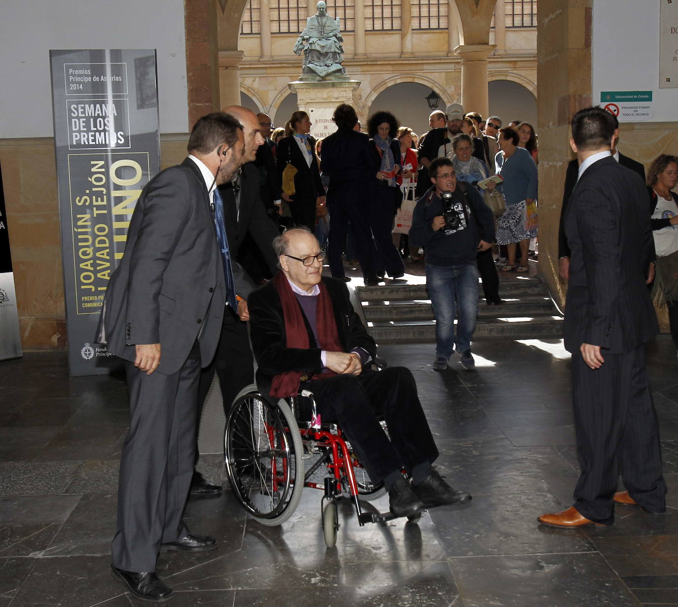 El dibujante argentino Joaquín Salvador Lavado, conocido como 'Quino' y popular por ser el creador de Mafalda, ha fallecido este miércoles en Mendoza, su ciudad natal, a los 88 años. Entre sus muchos reconocimientos, Quino obtuvo en 2014 el Premio Príncipe de Asturias de Comunicación y Humanidades. 