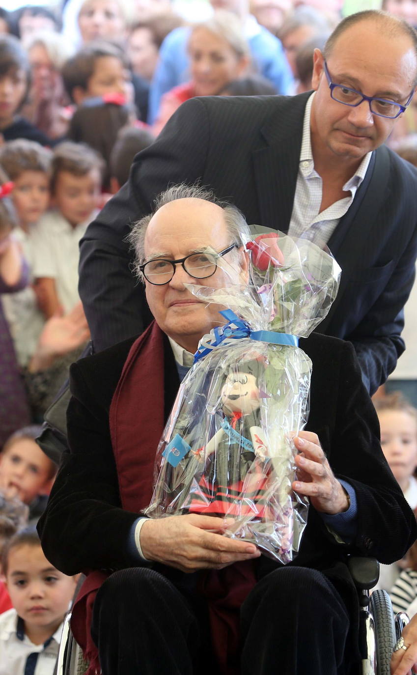El dibujante argentino Joaquín Salvador Lavado, conocido como 'Quino' y popular por ser el creador de Mafalda, ha fallecido este miércoles en Mendoza, su ciudad natal, a los 88 años. Entre sus muchos reconocimientos, Quino obtuvo en 2014 el Premio Príncipe de Asturias de Comunicación y Humanidades. 