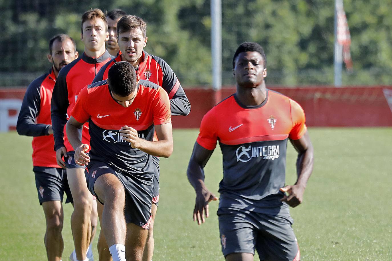 Los jugadores del Sporting tienen hoy una jornada bastante exigente, que se completará con un entrenamiento vespertino