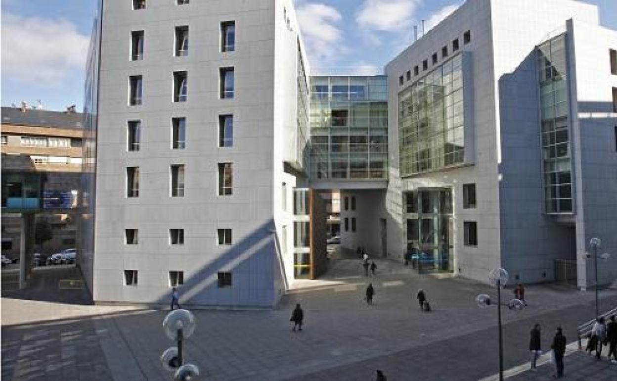 Petición de orden de busca y captura del primo del 'preso resucitado' que se fugó con una menor