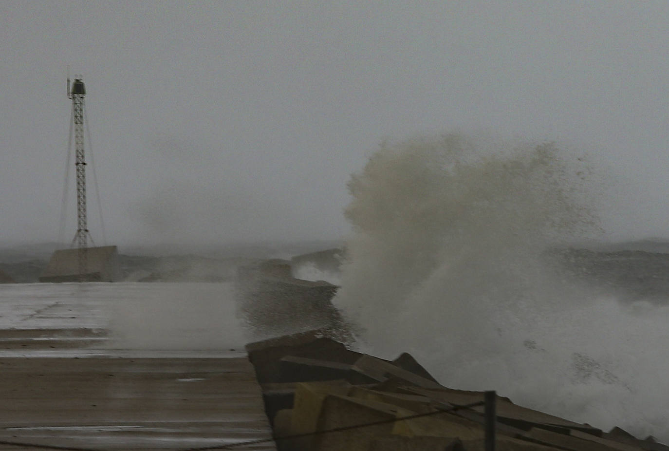 Asturias, en aviso por lluvia, viento y oleaje