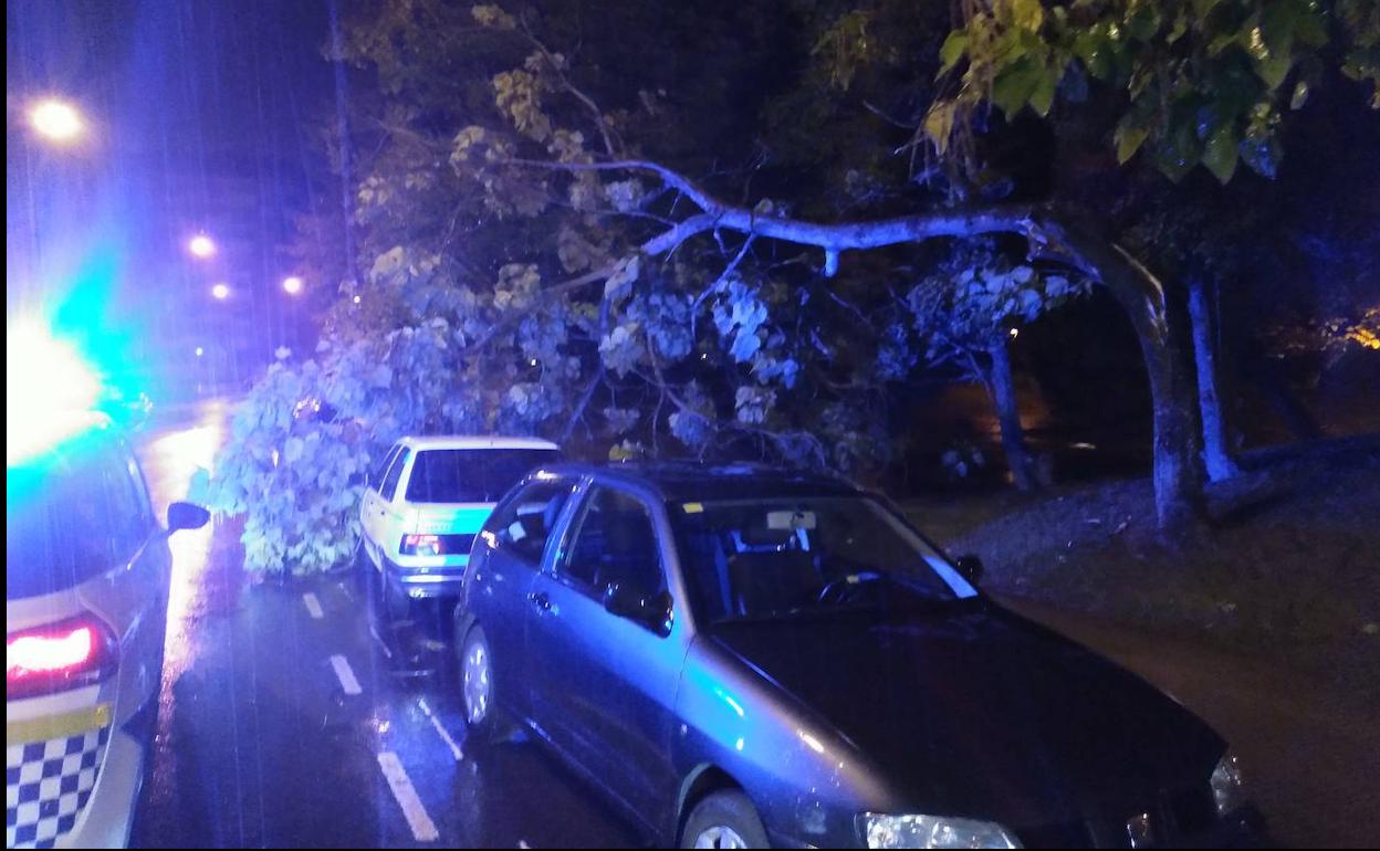 El temporal inunda Llano Ponte y El Reblinco