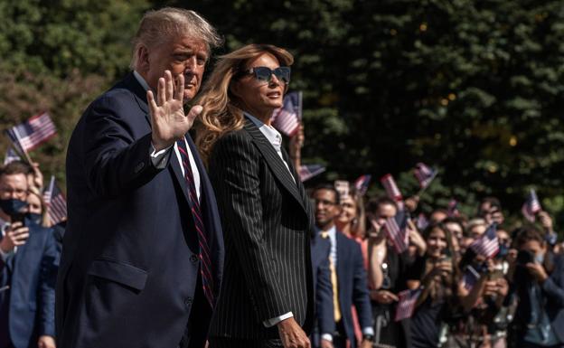 Donald y Melania Trump, con «síntomas leves» tras el positivo por coronavirus