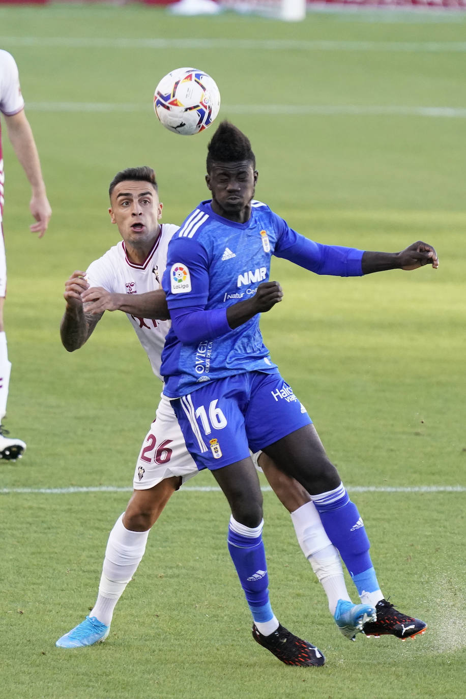 Las mejores jugadas del partido celebrado este sábado en el Carlos Belmonte entre el Albacete y el Real Oviedo.