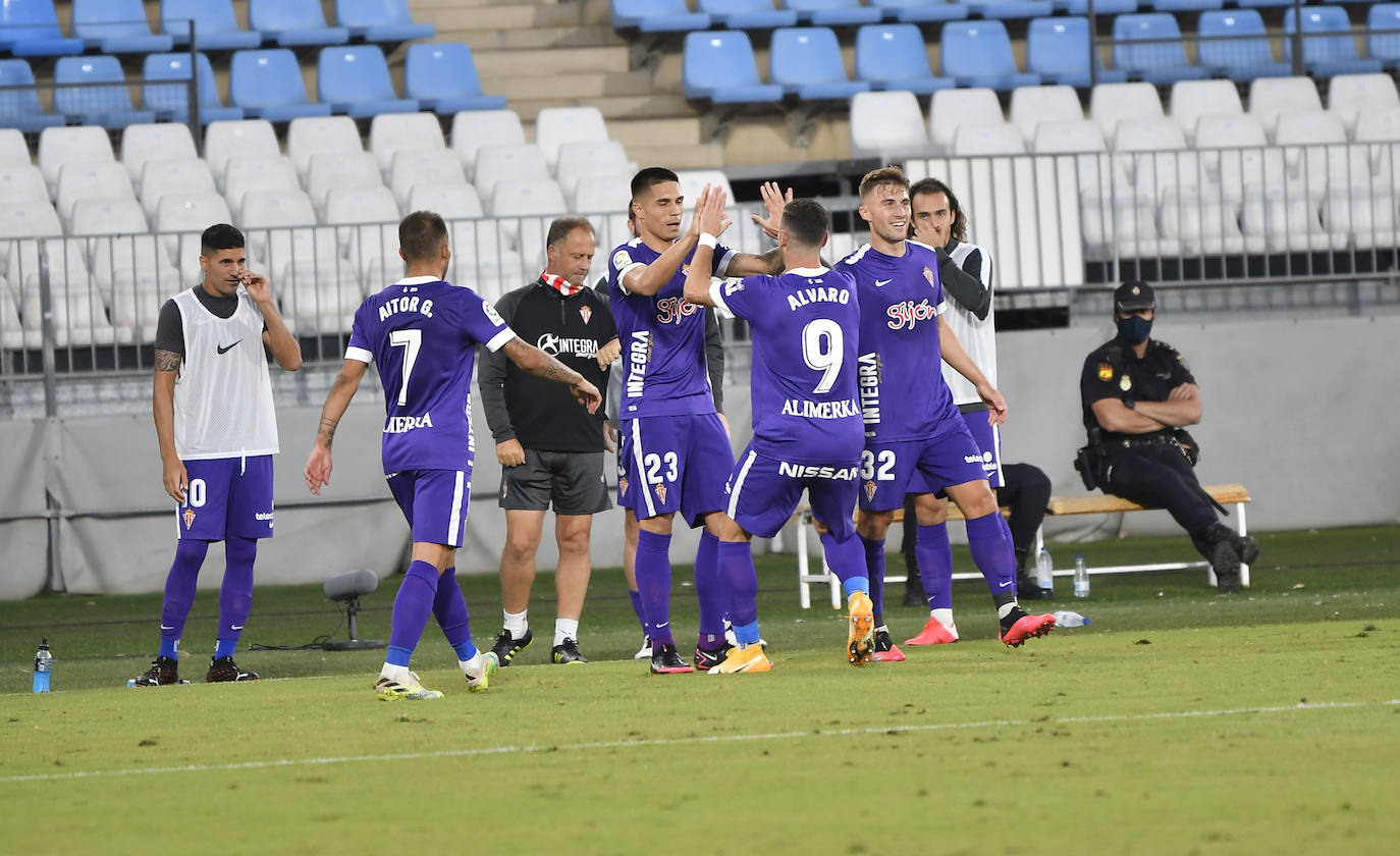 El Sporting cosechó los tres puntos en el estadio del Almería gracias a un tanto de Djuka. Los gijoneses siguen en lo más alto de la clasificación con cuatro victorias en otros tantos partidos.