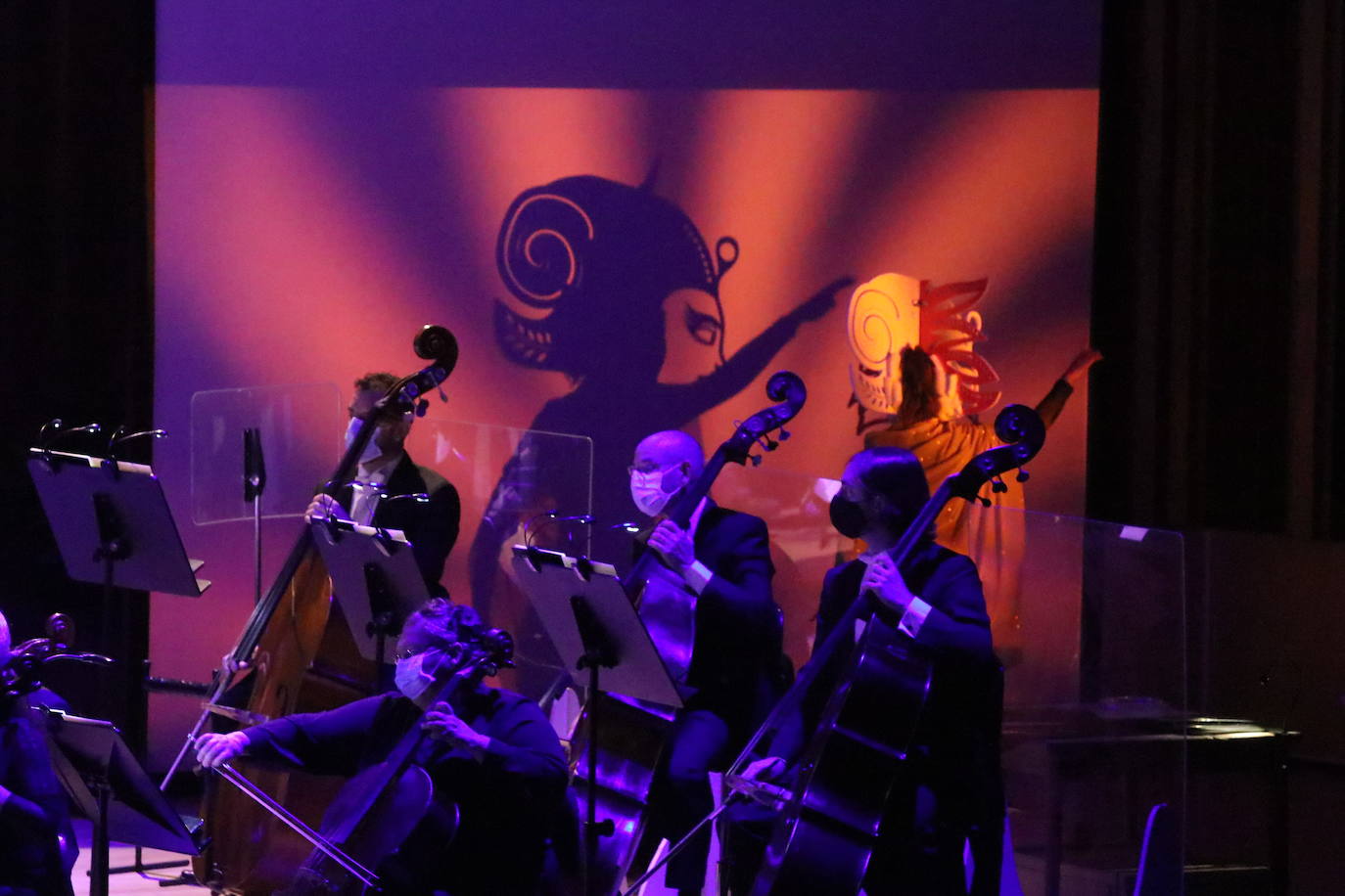 La Vega, Trascorrales o la Catedral fueron algunos de los escenarios de un evento del que el alcalde espera que «no salgan brotes, sino cultura»