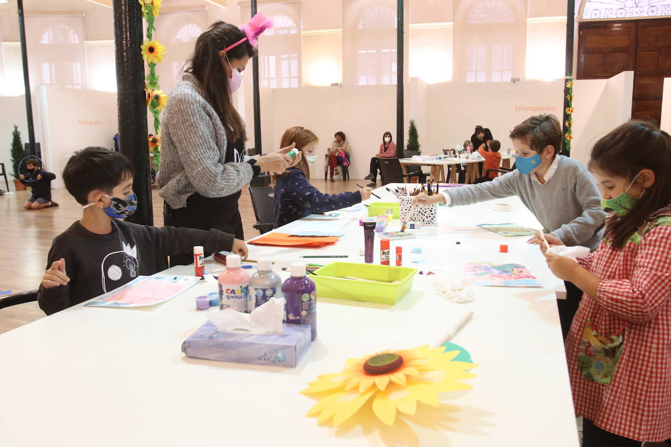 La Vega, Trascorrales o la Catedral fueron algunos de los escenarios de un evento del que el alcalde espera que «no salgan brotes, sino cultura»