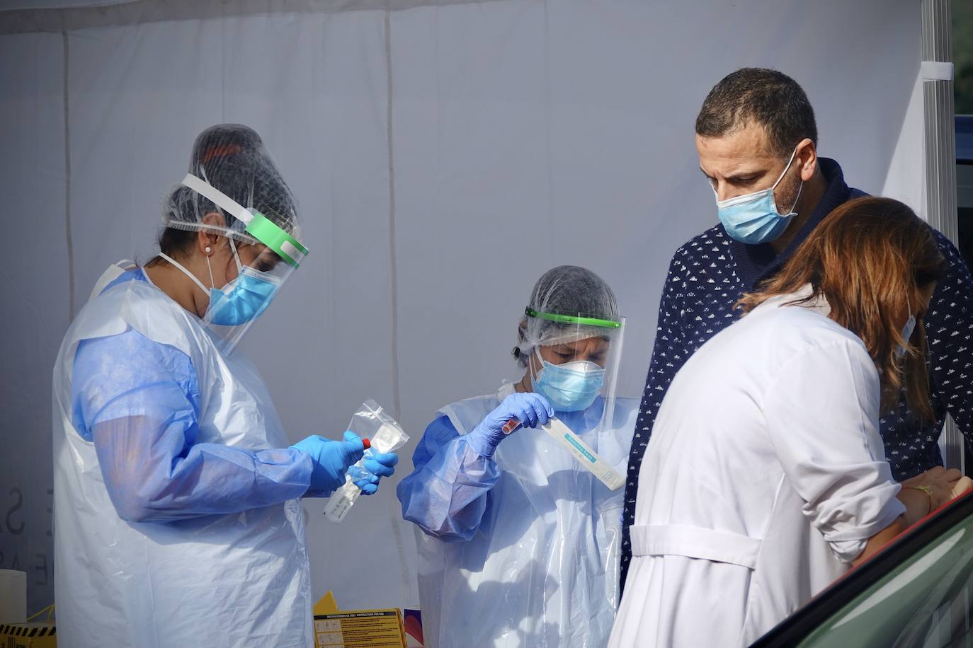 Después de que este lunes se decretara la alerta naranja, los vecinos de Ponga fueron llamados a realizar las pruebas PCR para controlar el virus en el concejo.