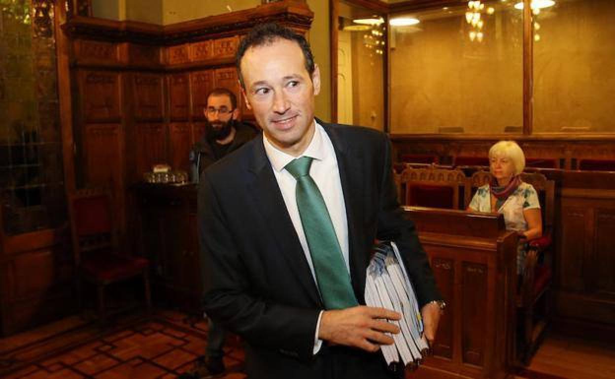 El exconsejero Guillermo Martínez ficha por una empresa frutícola canaria