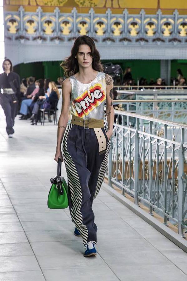 Fotos: El futurismo ochentero de Vuitton cierra la pasarela parisina