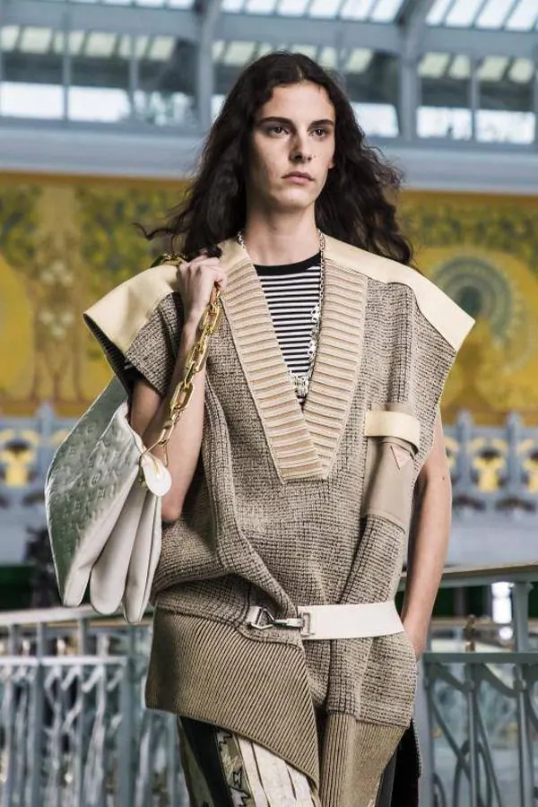 El futurismo ochentero de Vuitton cierra la pasarela parisina del covid