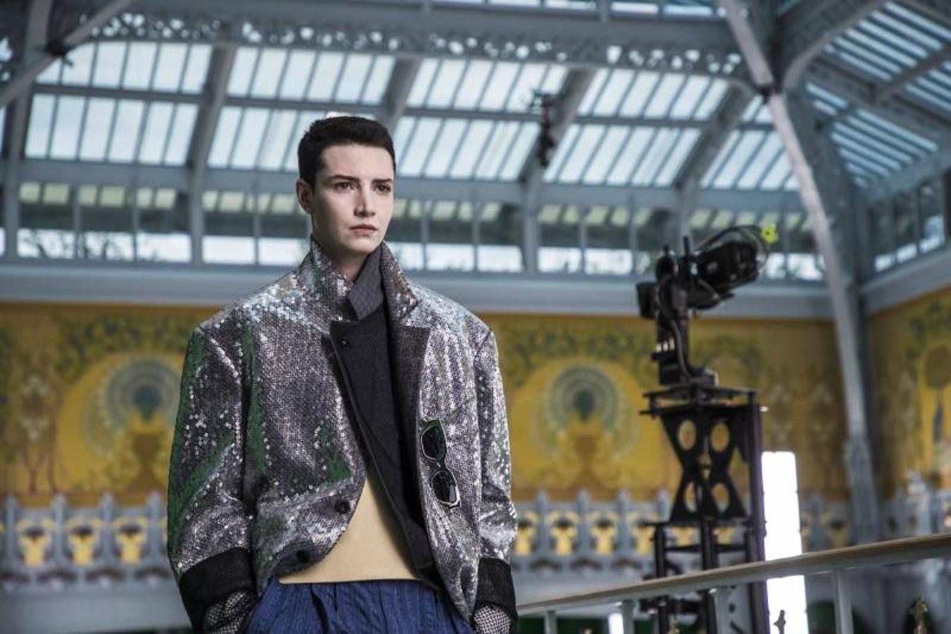 Fotos: El futurismo ochentero de Vuitton cierra la pasarela parisina