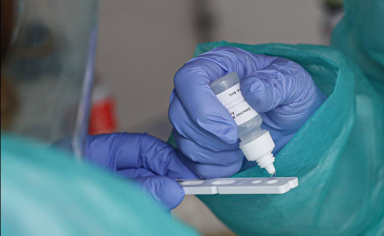 Coronavirus | Una mujer fallecida, siete nuevos ingresos y 119 positivos más en Asturias